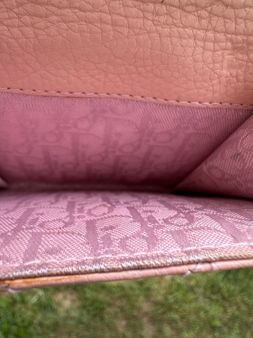 Christian Dior Cannage Pink Leather Compact Wallet Bifold Italy Authenticated - Picture 15 of 17